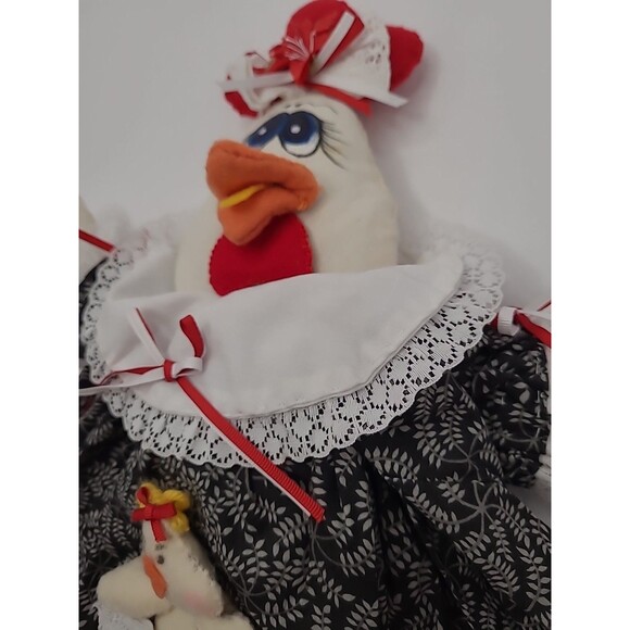 Vintage Handmade Mother Hen and Chick, 23” Long With “Dress Pouch” Hand Covering - Picture 8 of 13